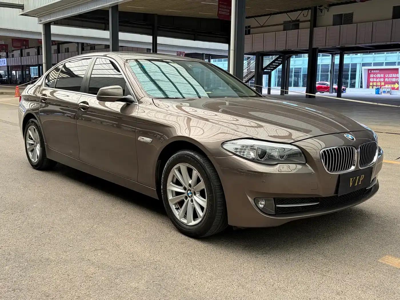 BMW 5 Series 2013 520Li Elegant Edition — миниатюра 3