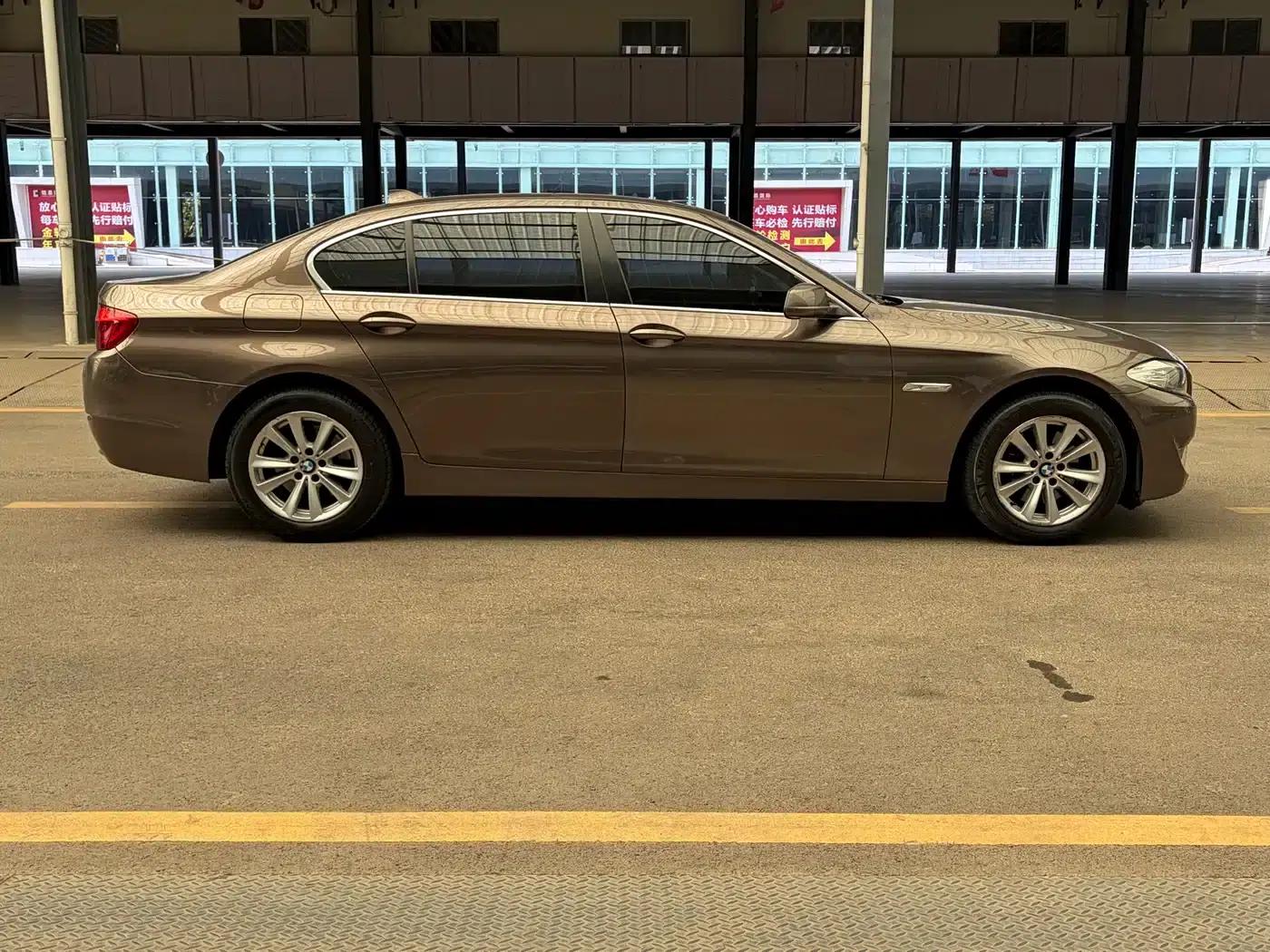 BMW 5 Series 2013 520Li Elegant Edition — миниатюра 4