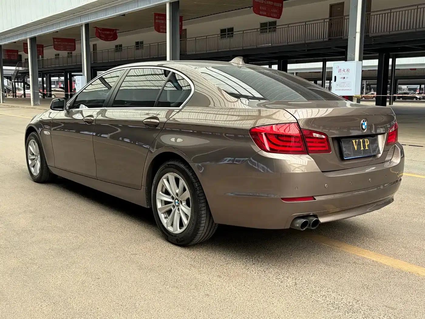 BMW 5 Series 2013 520Li Elegant Edition — миниатюра 7