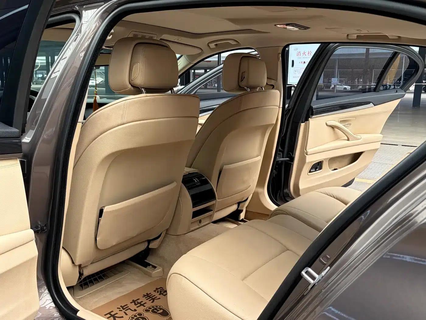 BMW 5 Series 2013 520Li Elegant Edition — миниатюра 9