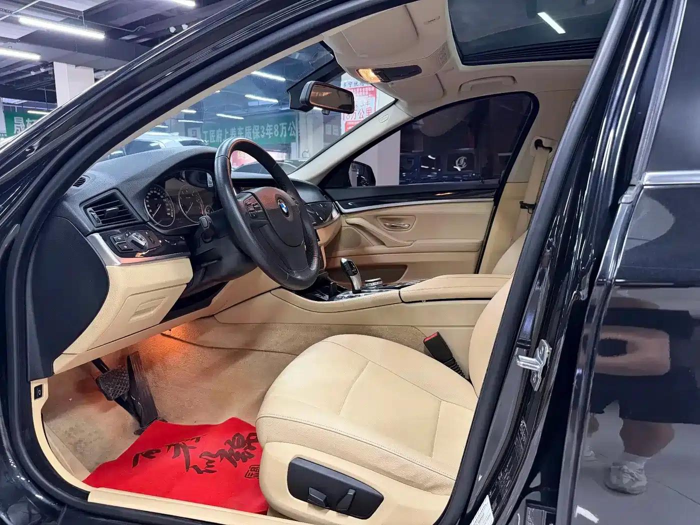 2014 BMW 5 Series 520Li Elegant Edition — миниатюра 14