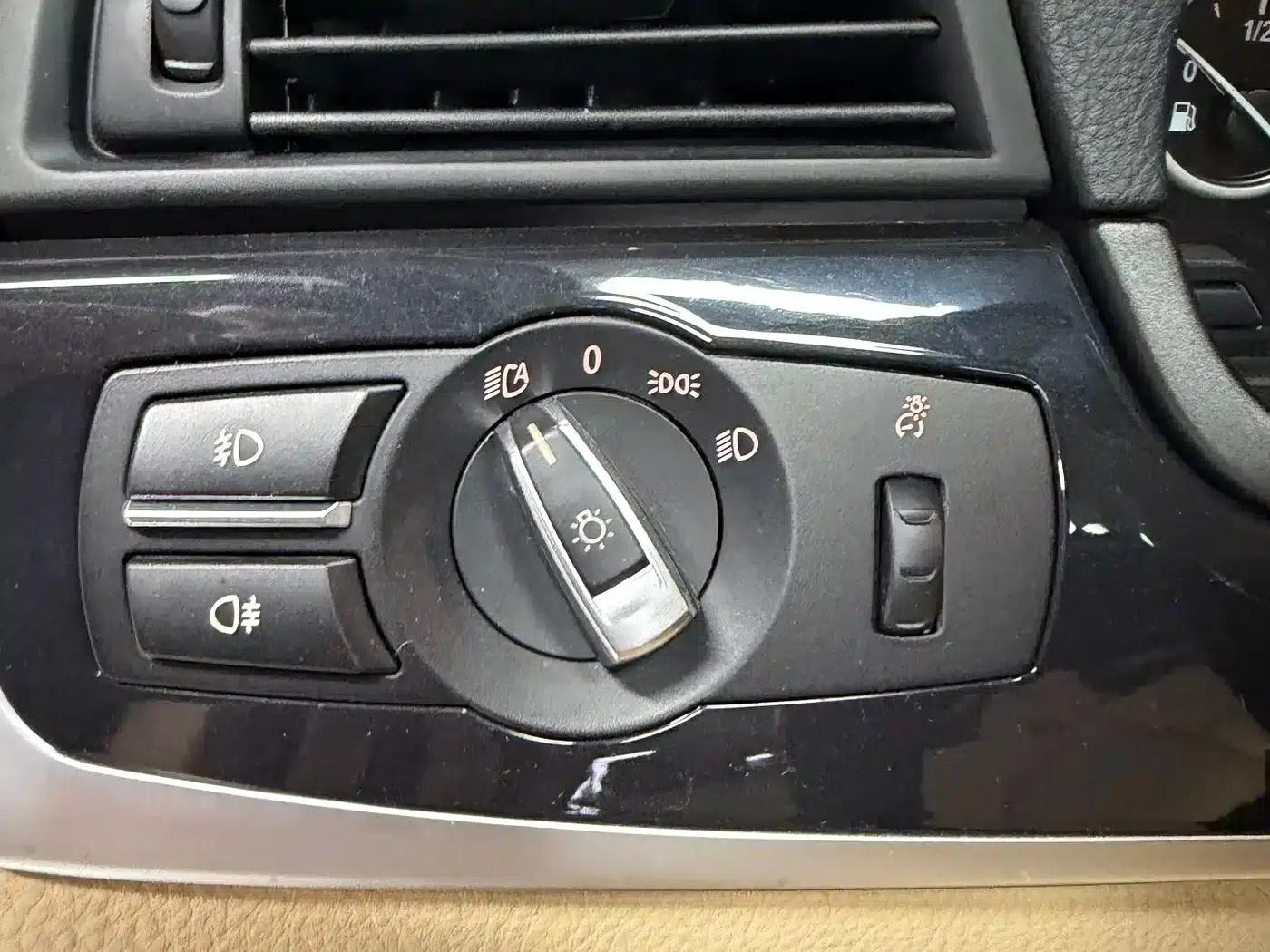2014 BMW 5 Series 520Li Elegant Edition — миниатюра 16