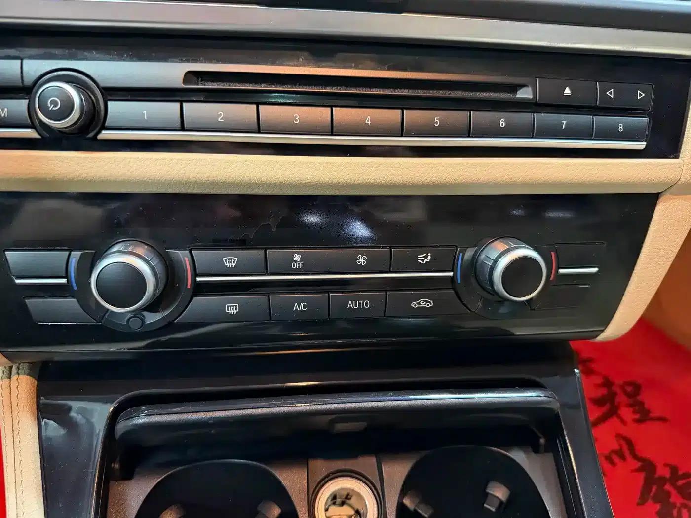 2014 BMW 5 Series 520Li Elegant Edition — миниатюра 19