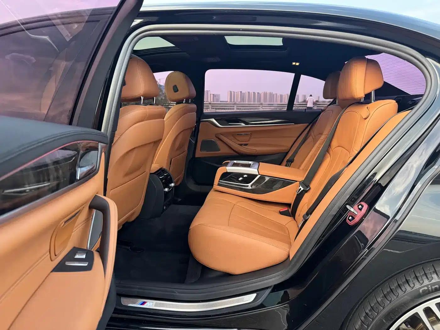 2018 BMW 5 Series Facelift 530Li Luxury M Sport Package — миниатюра 28