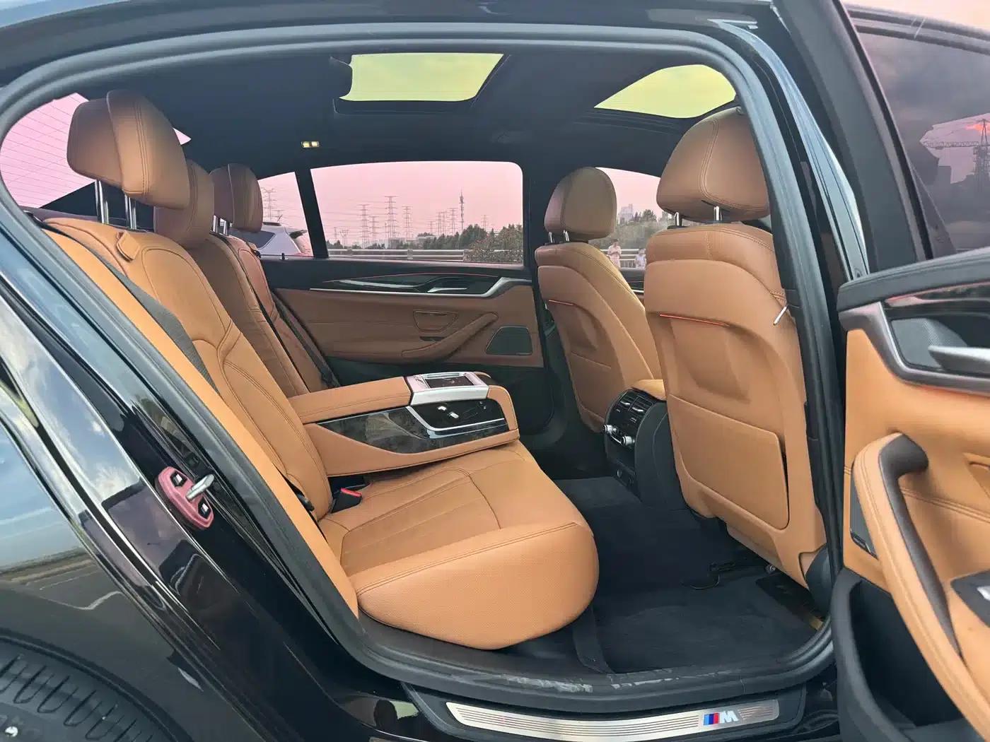 2018 BMW 5 Series Facelift 530Li Luxury M Sport Package — миниатюра 31