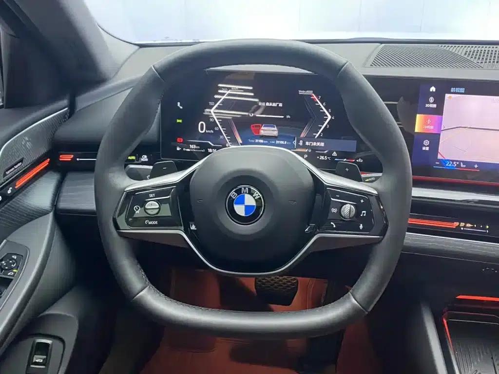 2024 BMW 5 Series 525Li Luxury Package — миниатюра 14