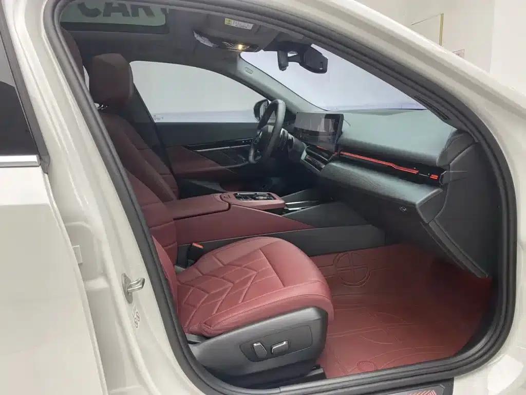 2024 BMW 5 Series 525Li Luxury Package — миниатюра 18