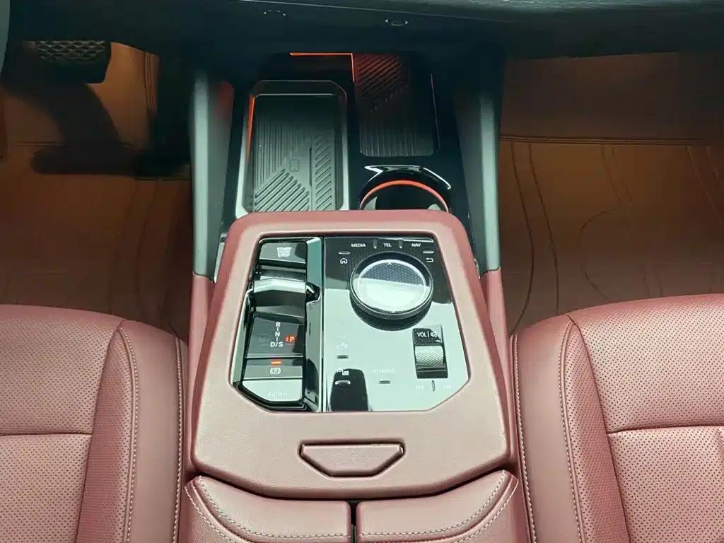 2024 BMW 5 Series 525Li Luxury Package — миниатюра 20