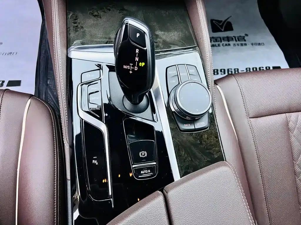2022 BMW 5 Series Facelift 525Li M Sport Package — миниатюра 14