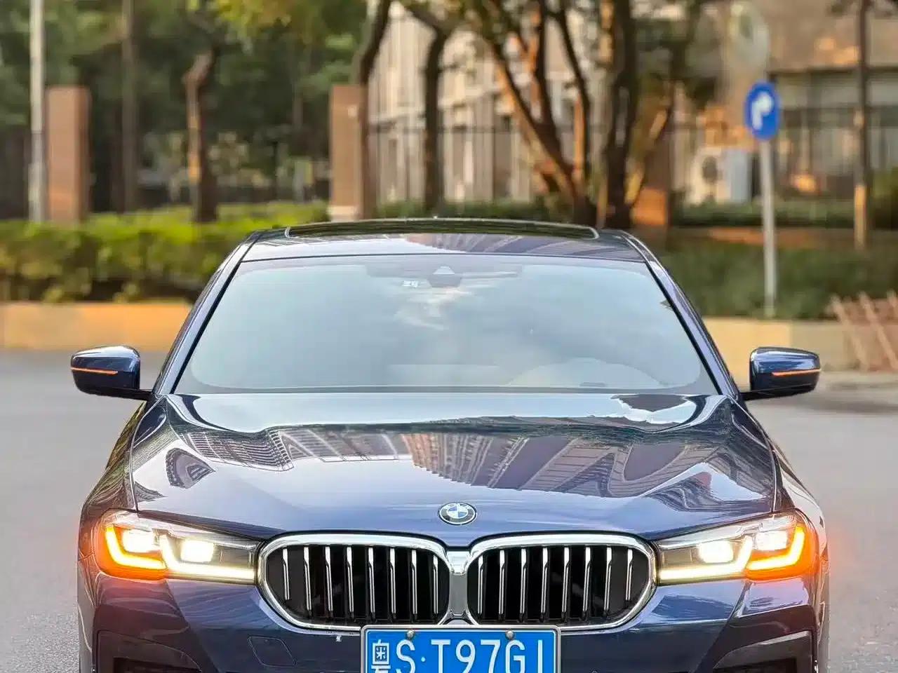 2021 BMW 5 Series 530Li Leading Edition M Sport Package — миниатюра 2