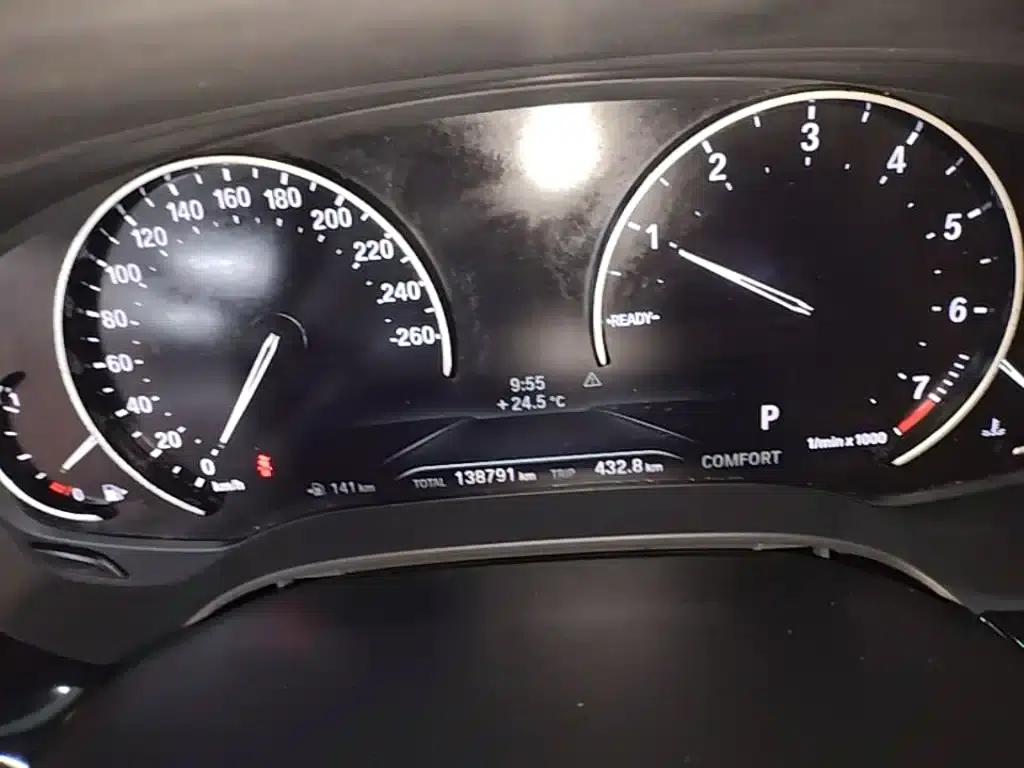 BMW 5 Series 2018 528Li Launch Special Edition — миниатюра 12