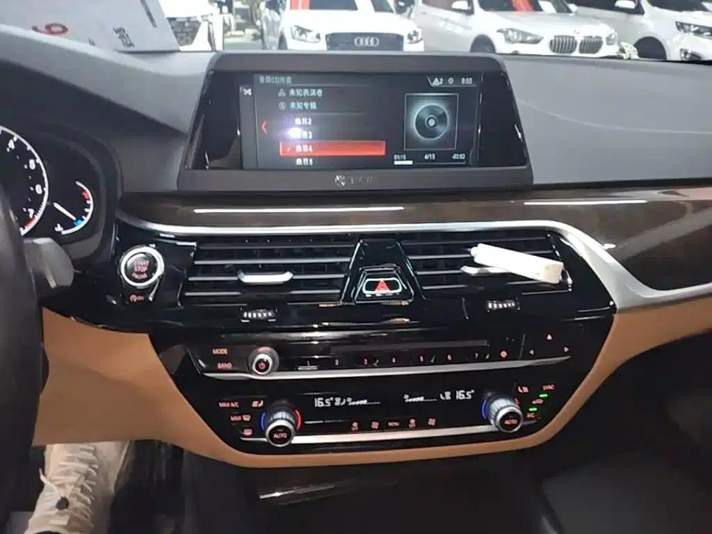 BMW 5 Series 2018 528Li Launch Special Edition — миниатюра 13
