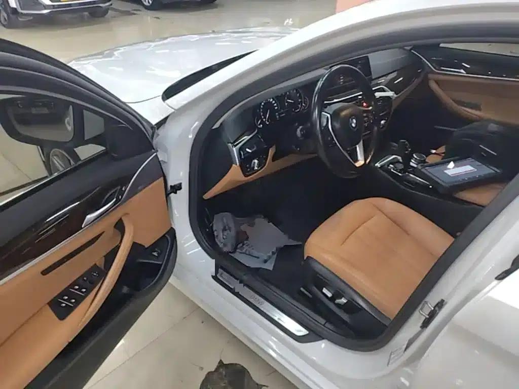 BMW 5 Series 2018 528Li Launch Special Edition — миниатюра 16