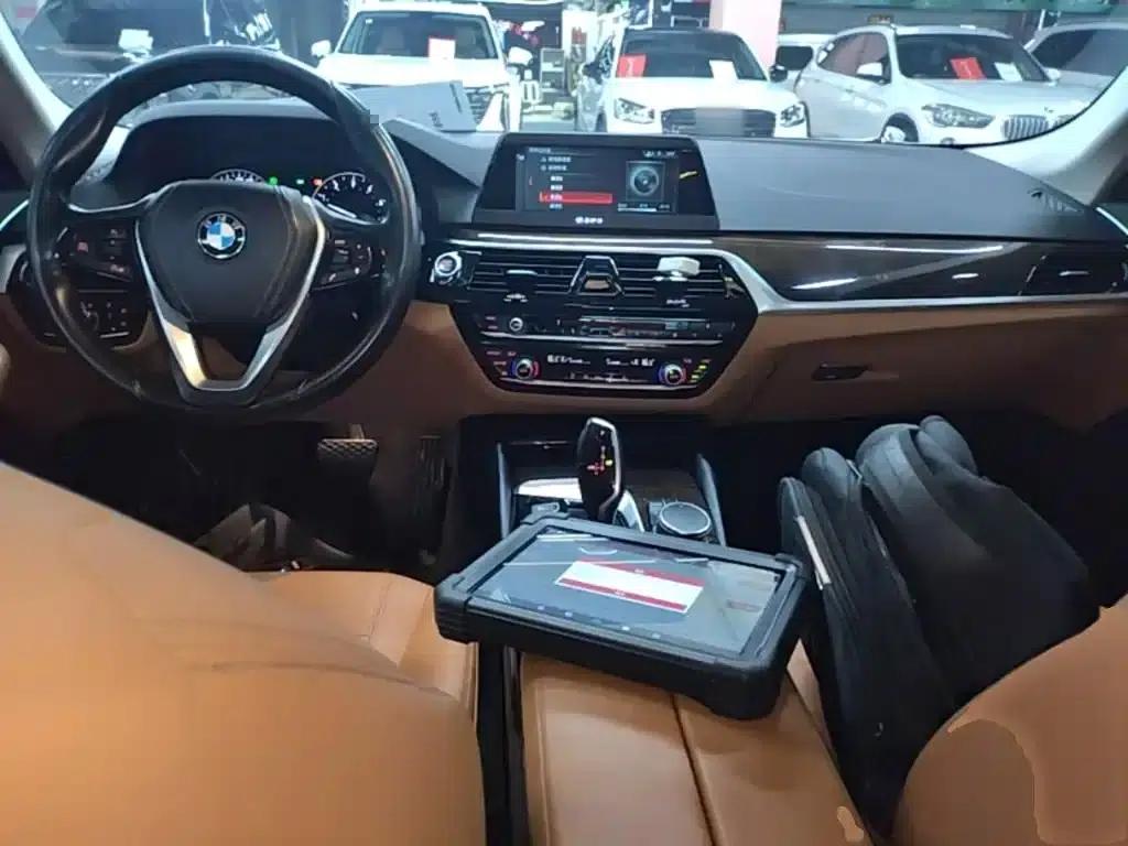 BMW 5 Series 2018 528Li Launch Special Edition — миниатюра 10