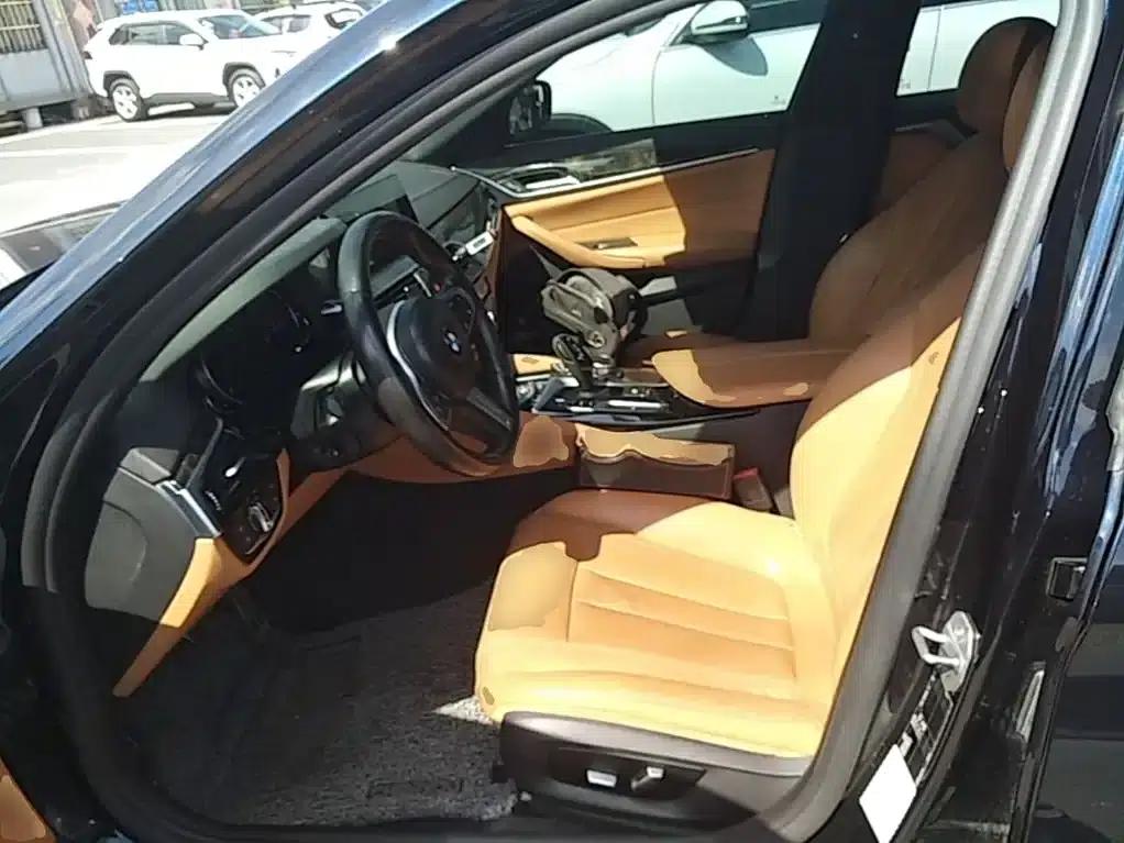 2018 BMW 5 Series Facelift 530Li Leading Edition M Sport Package — миниатюра 15