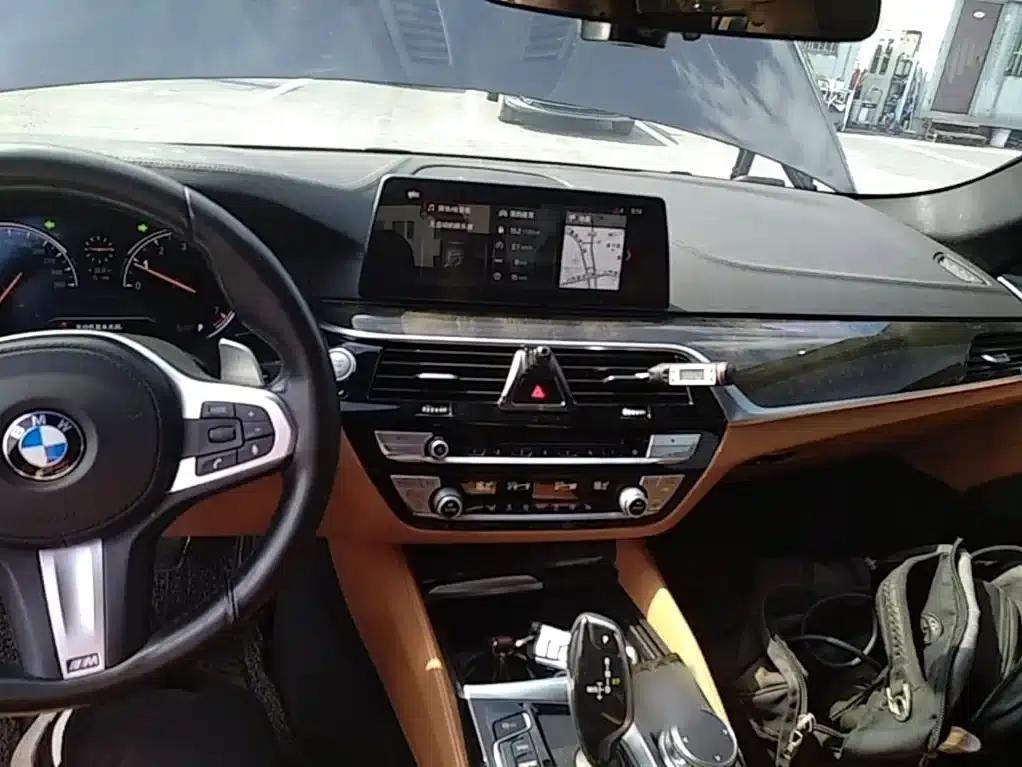 2018 BMW 5 Series Facelift 530Li Leading Edition M Sport Package — миниатюра 10