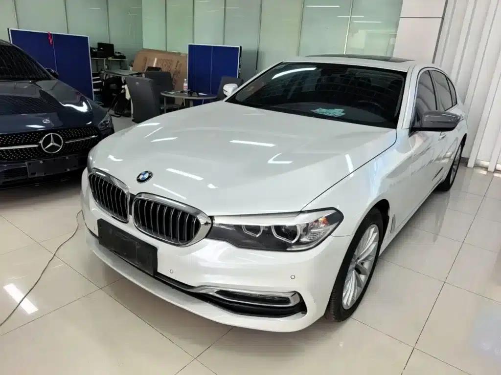 2018 BMW 5 Series 525Li Luxury Package — миниатюра 1