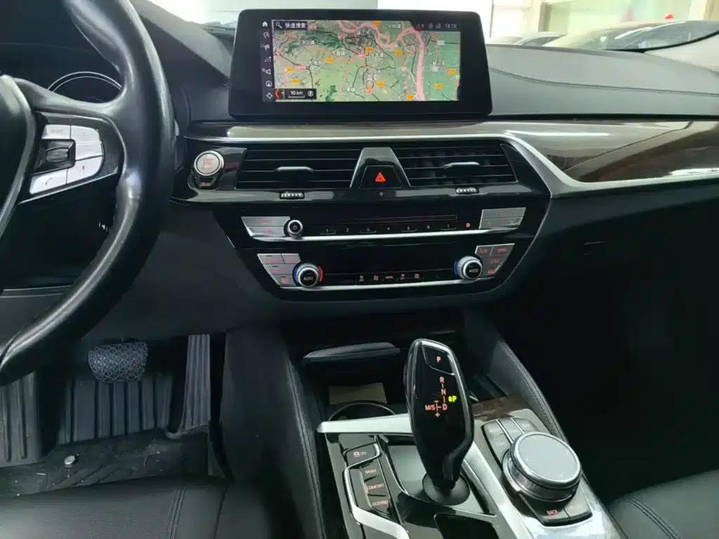 2018 BMW 5 Series 525Li Luxury Package — миниатюра 13