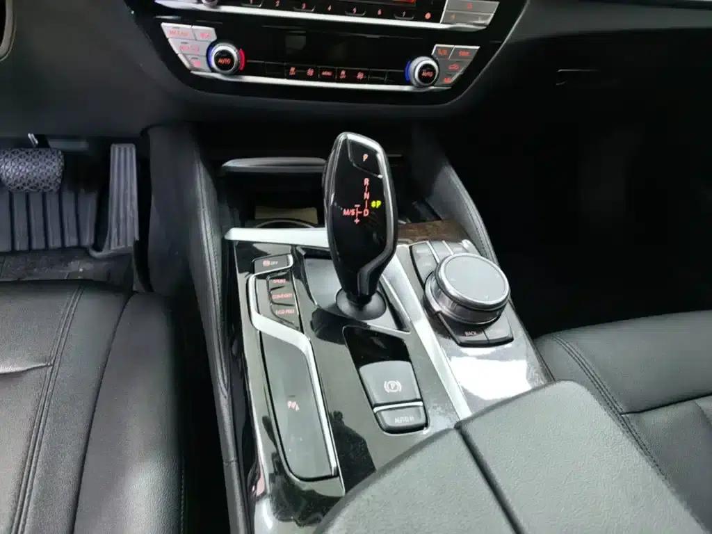 2018 BMW 5 Series 525Li Luxury Package — миниатюра 14