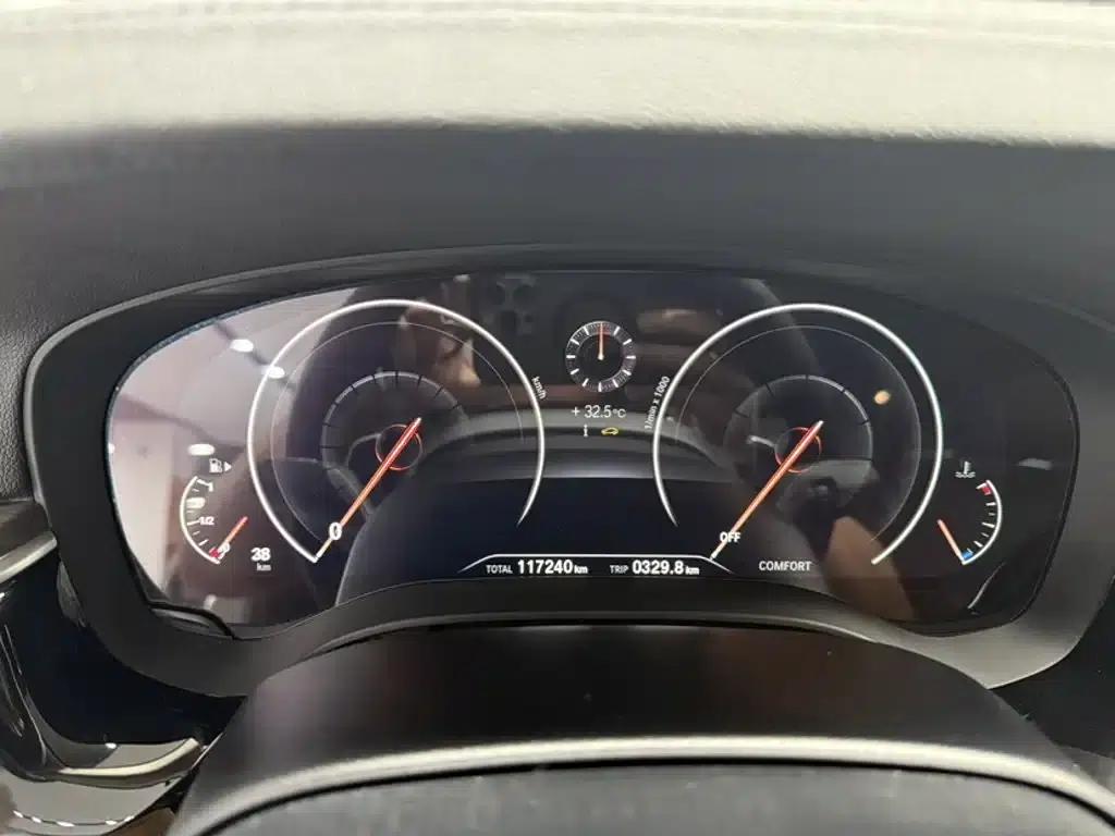 BMW 5 Series 2019 530Li Leading Luxury Package — миниатюра 12