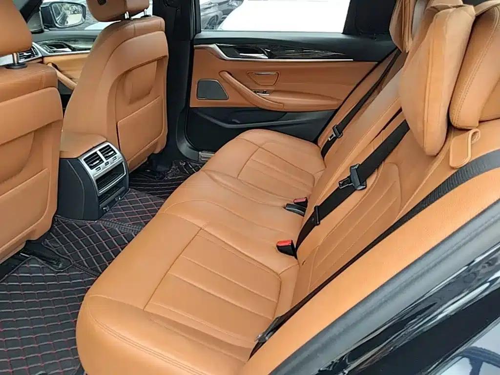 2018 BMW 5 Series 530Li Leading Edition M Sport Package — миниатюра 17