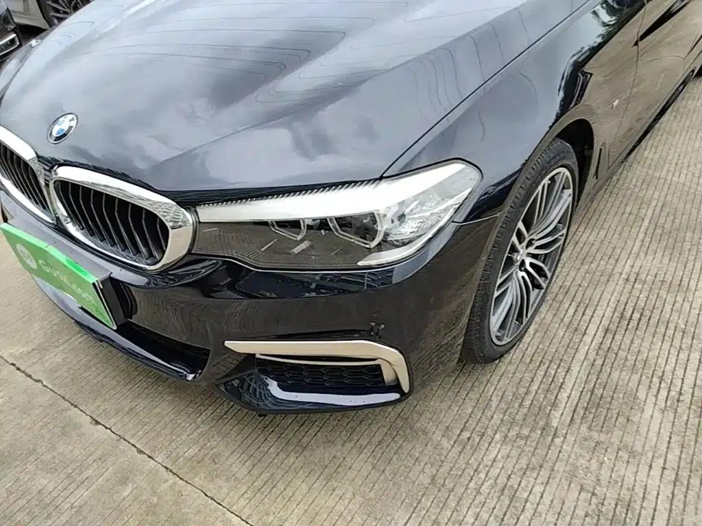 2018 BMW 5 Series 530Li Leading Edition M Sport Package — миниатюра 24