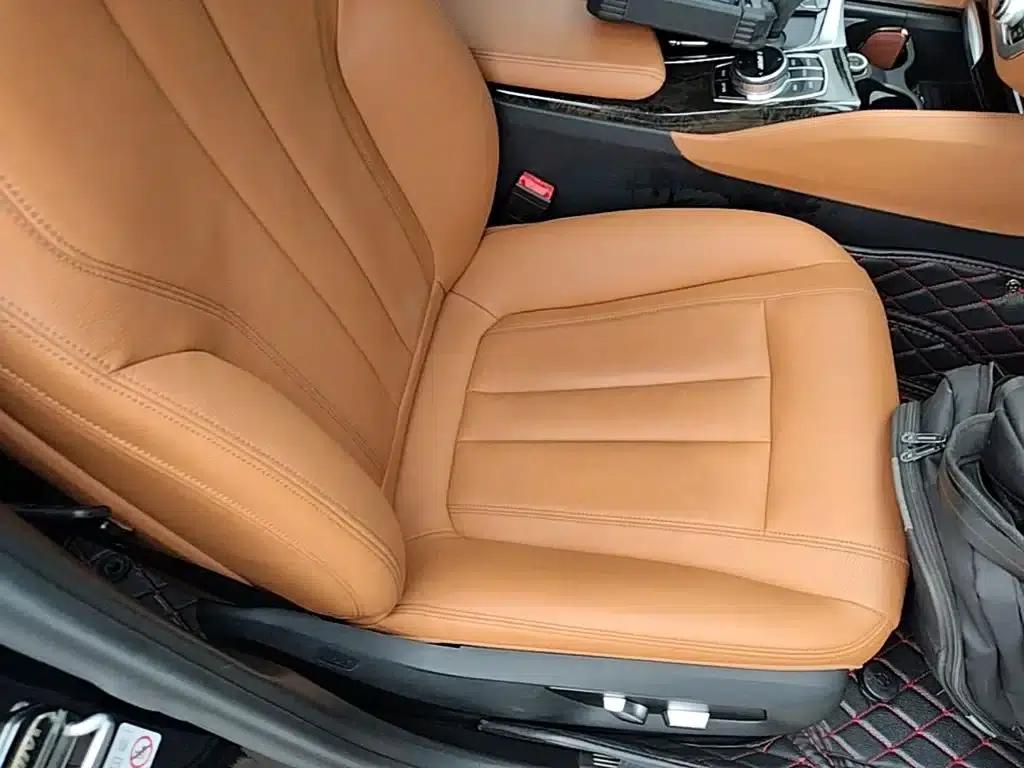 2018 BMW 5 Series 530Li Leading Edition M Sport Package — миниатюра 25
