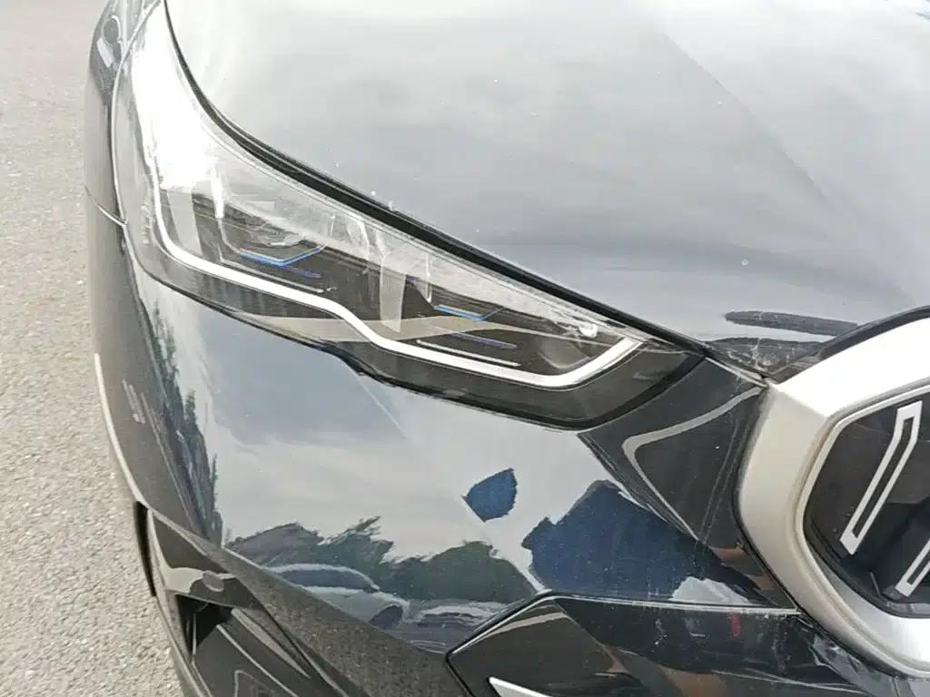 2025 BMW 5 Series 530Li Luxury M Sport Package — миниатюра 13