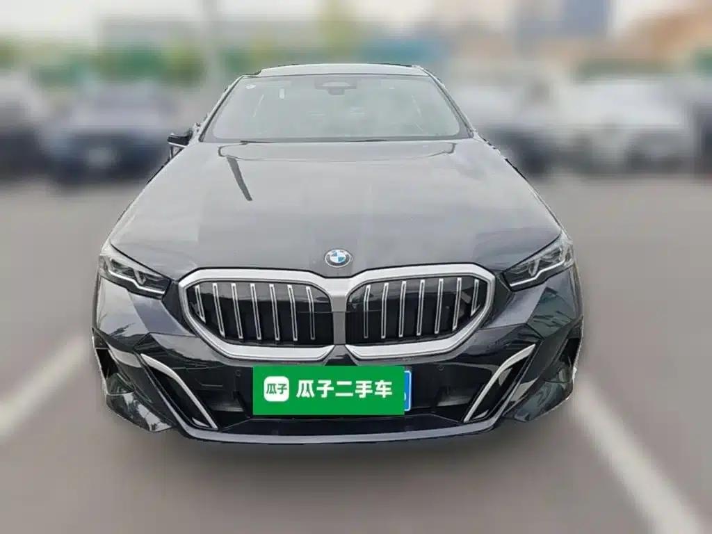 2025 BMW 5 Series 530Li Luxury M Sport Package — миниатюра 5