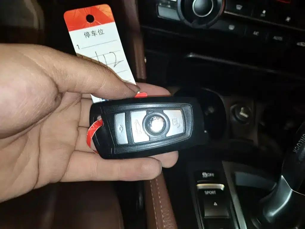 2014 BMW 5 Series 520Li Elegant Edition — миниатюра 12