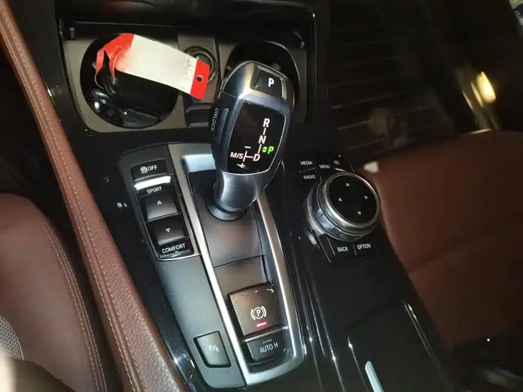 2014 BMW 5 Series 520Li Elegant Edition — миниатюра 7