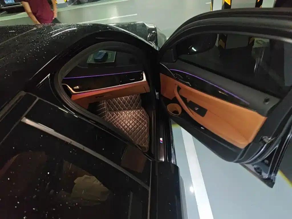 2018 BMW 5 Series Facelift 530Li Leading Edition M Sport Package — миниатюра 20