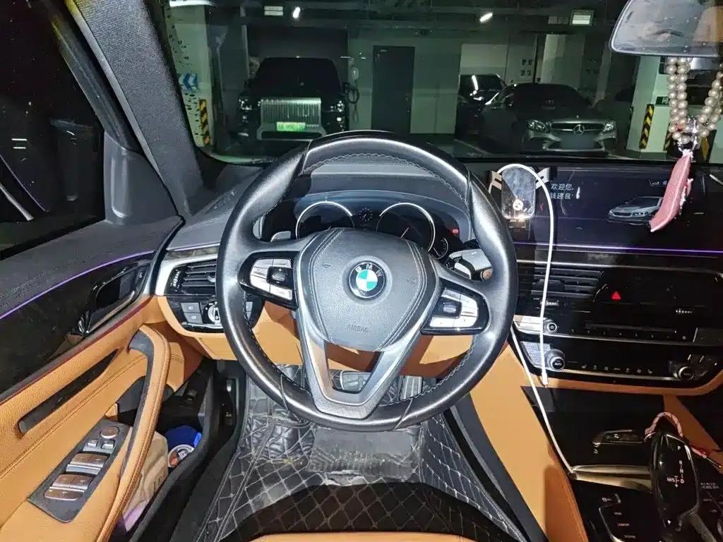 2018 BMW 5 Series Facelift 530Li Leading Edition M Sport Package — миниатюра 3