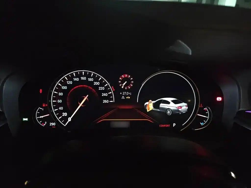 2018 BMW 5 Series Facelift 530Li Leading Edition M Sport Package — миниатюра 4