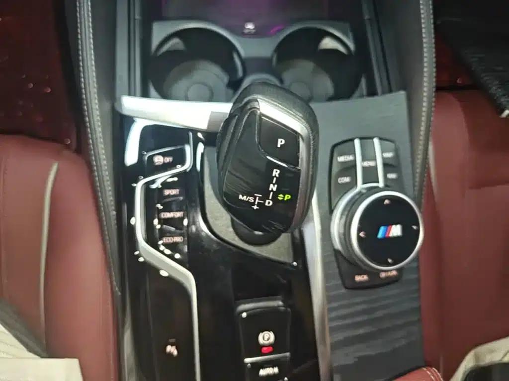2021 BMW 5 Series 530Li Leading Edition M Sport Package — миниатюра 14