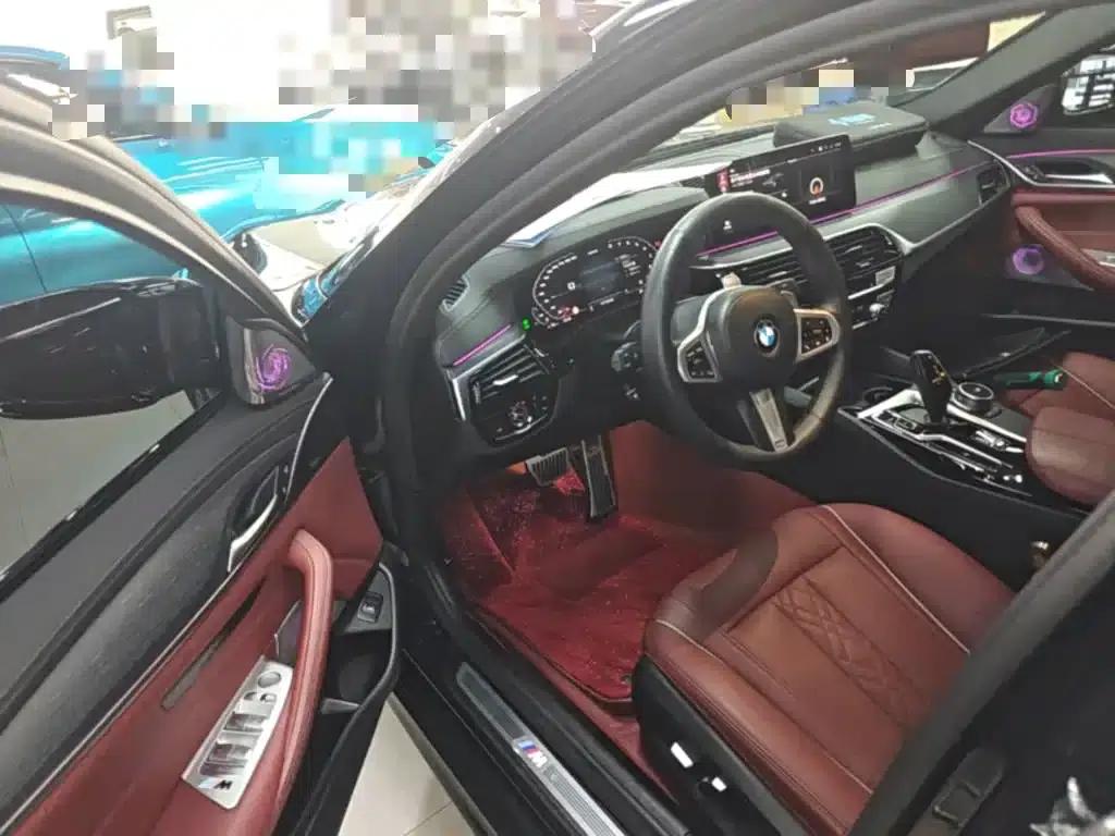 2021 BMW 5 Series 530Li Leading Edition M Sport Package — миниатюра 16
