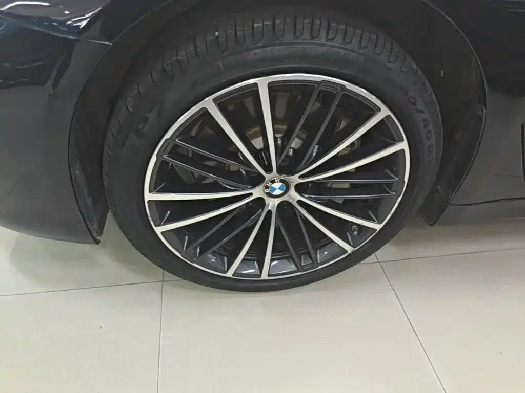 2021 BMW 5 Series 530Li Leading Edition M Sport Package — миниатюра 23