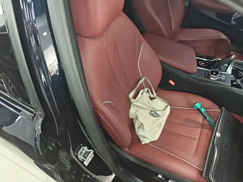 2021 BMW 5 Series 530Li Leading Edition M Sport Package — миниатюра 25