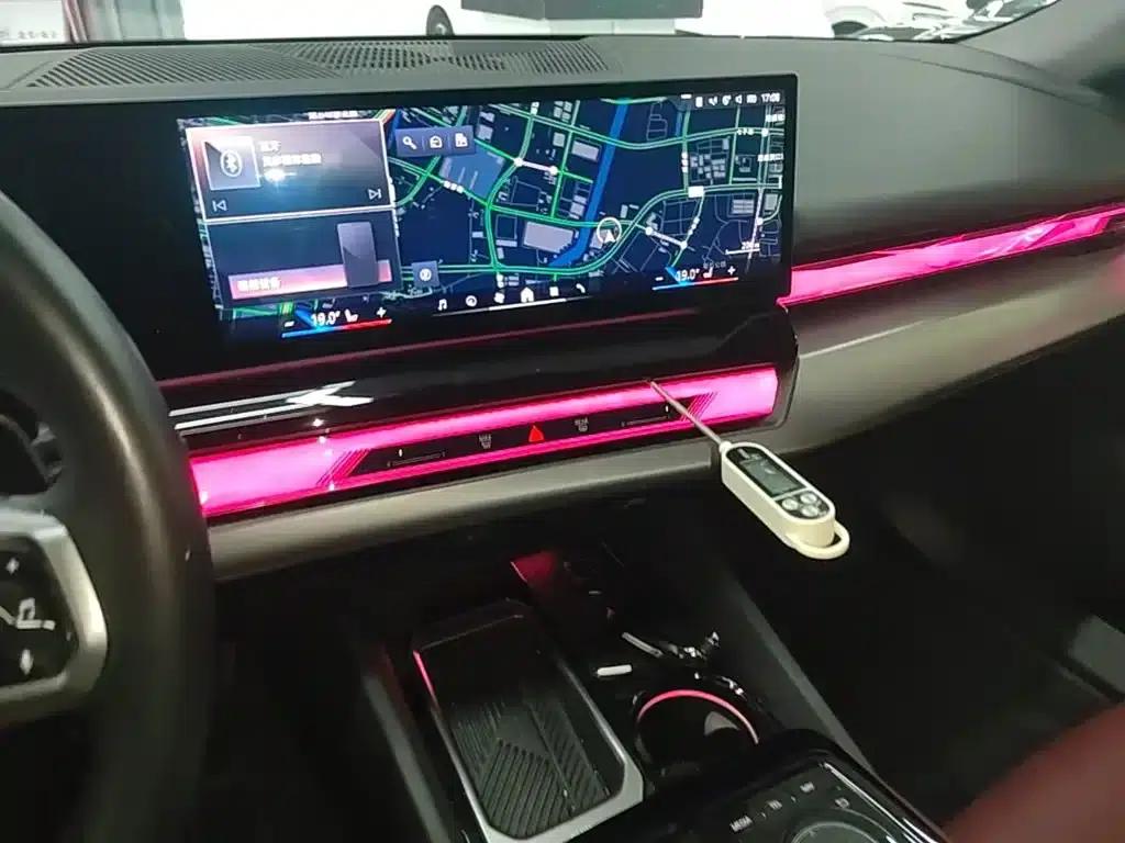 2024 BMW 5 Series 530Li Leading Edition M Sport Package — миниатюра 13