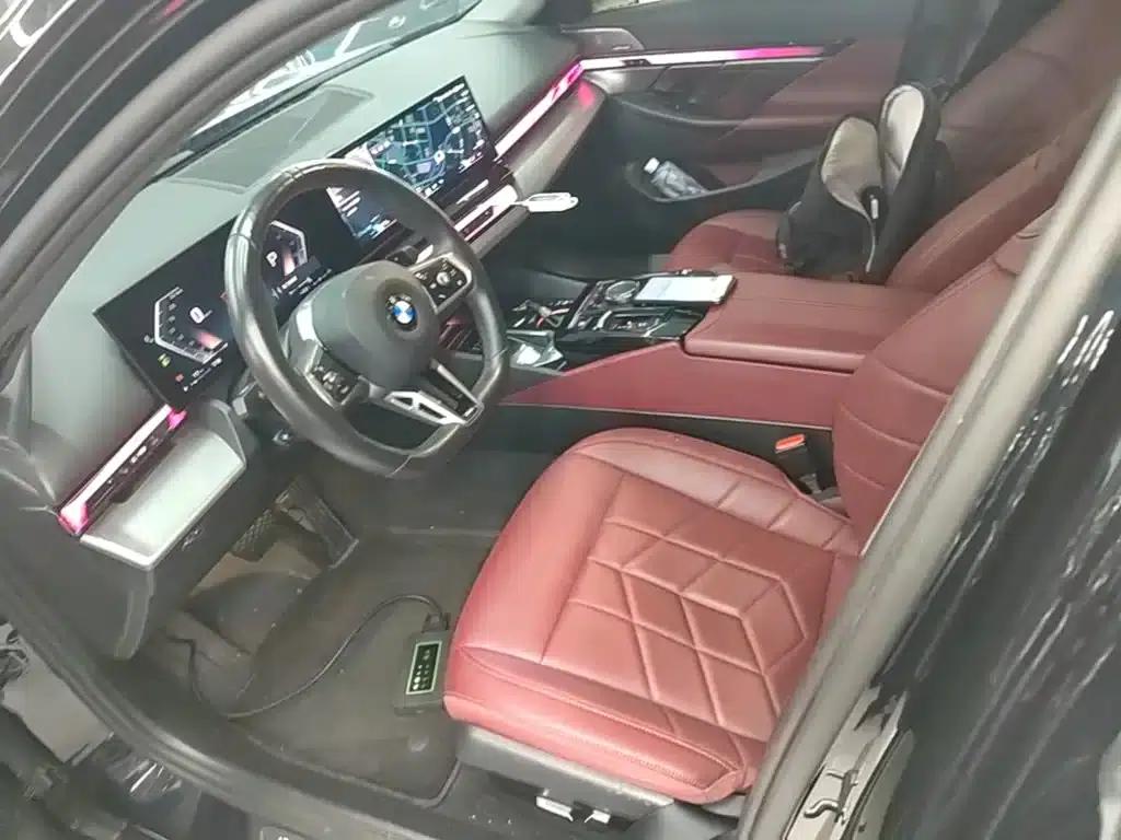 2024 BMW 5 Series 530Li Leading Edition M Sport Package — миниатюра 15