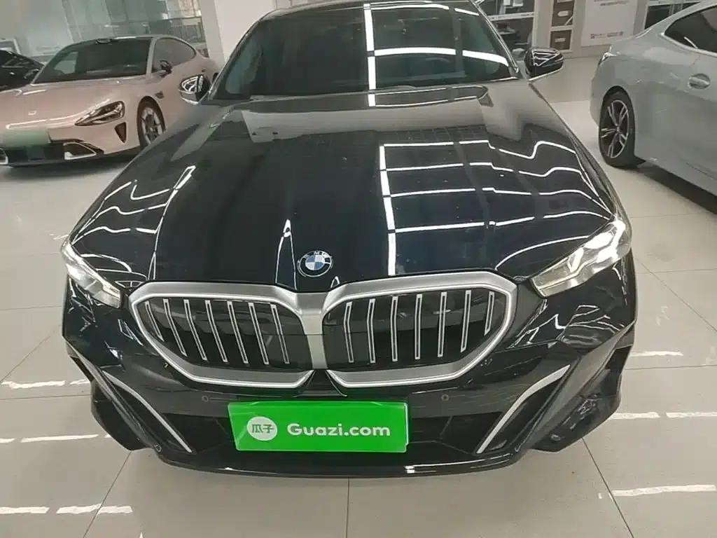 2024 BMW 5 Series 530Li Leading Edition M Sport Package — миниатюра 3