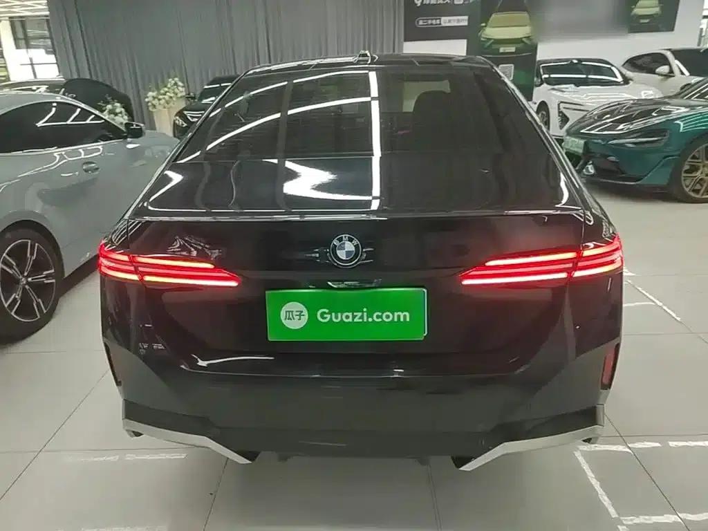 2024 BMW 5 Series 530Li Leading Edition M Sport Package — миниатюра 6