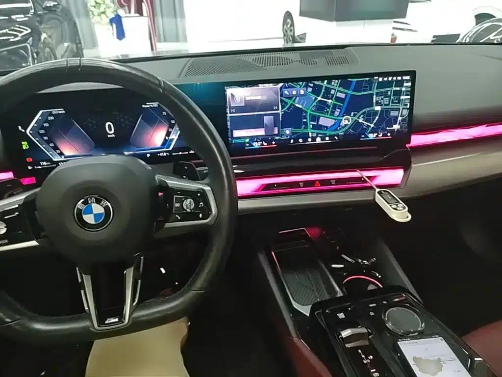 2024 BMW 5 Series 530Li Leading Edition M Sport Package — миниатюра 10