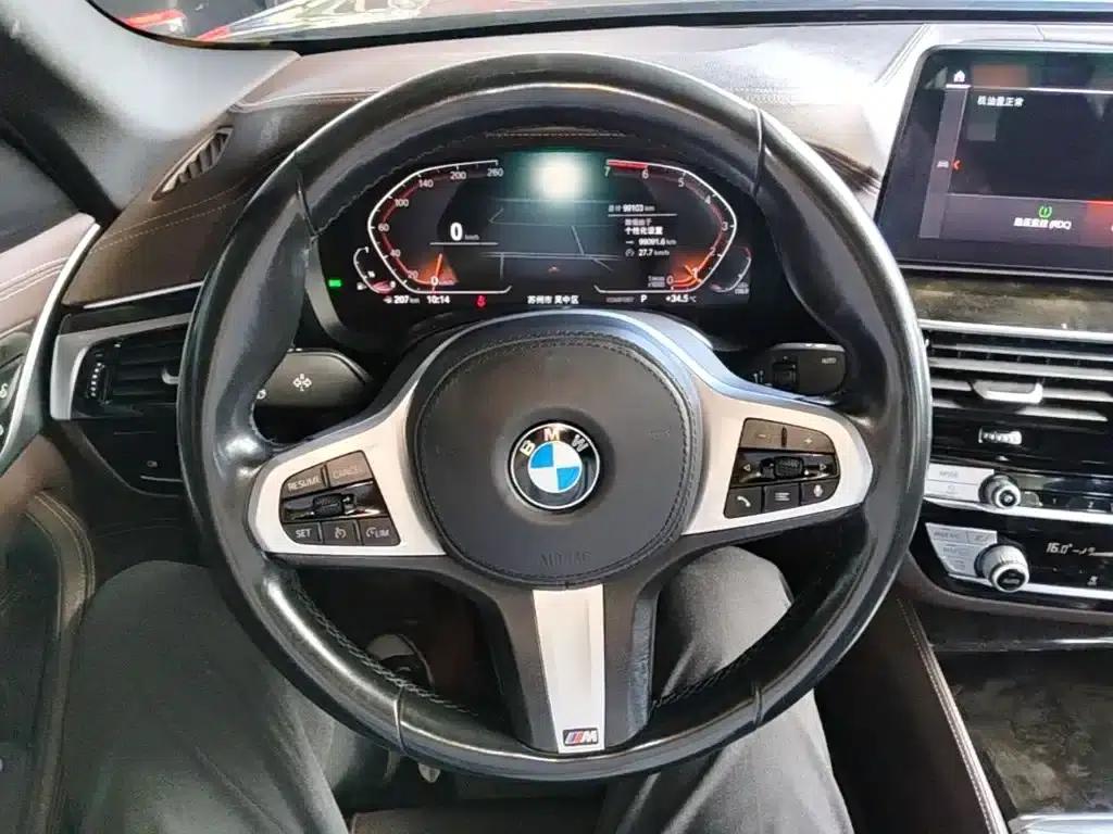 2021 BMW 5 Series 525Li M Sport Package — миниатюра 11