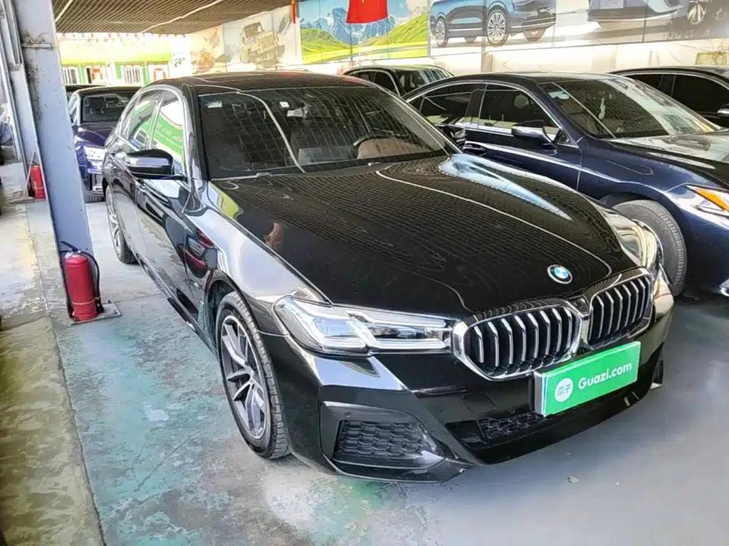 2021 BMW 5 Series 525Li M Sport Package — миниатюра 4