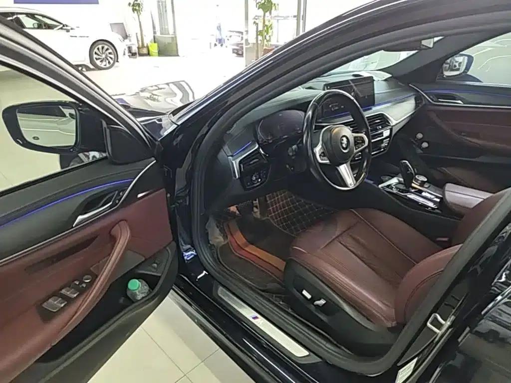 2022 BMW 5 Series Facelift 530Li Leading Edition M Sport Package — миниатюра 16