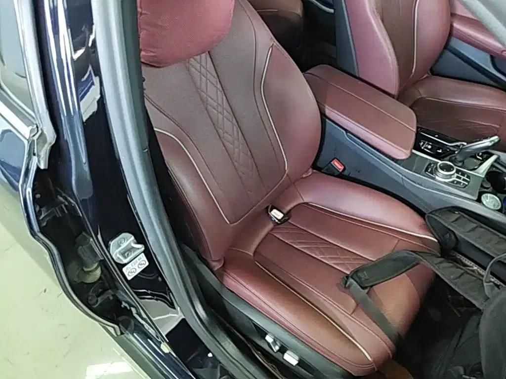 2022 BMW 5 Series Facelift 530Li Leading Edition M Sport Package — миниатюра 25