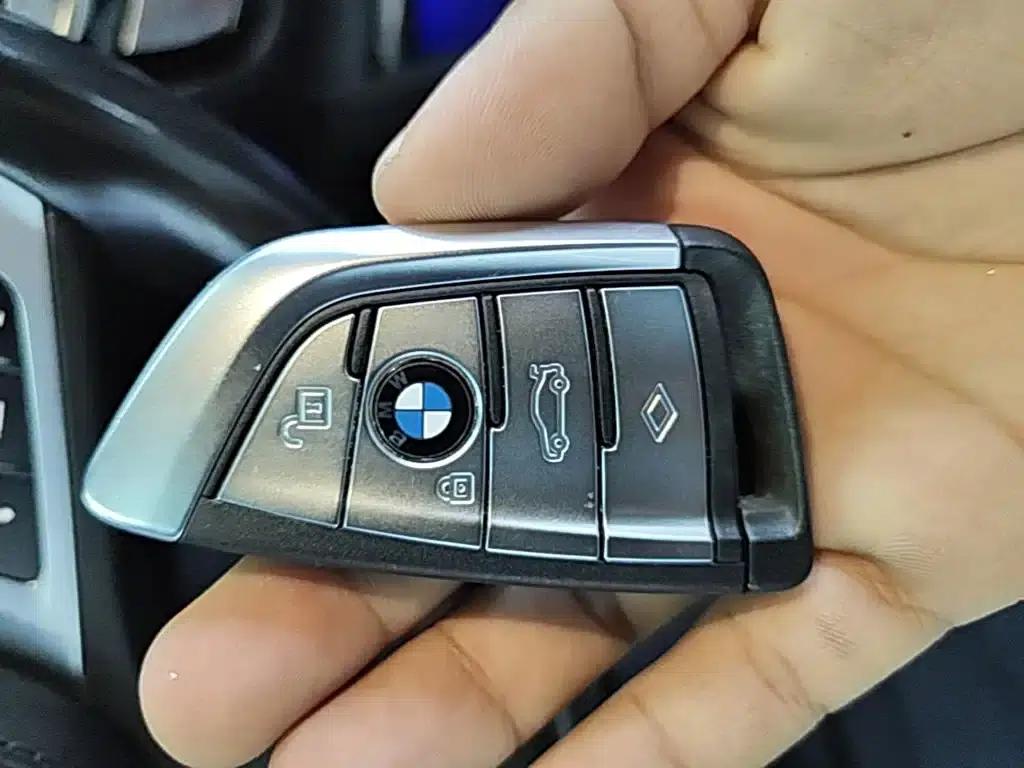 2022 BMW 5 Series Facelift 530Li Leading Edition M Sport Package — миниатюра 9