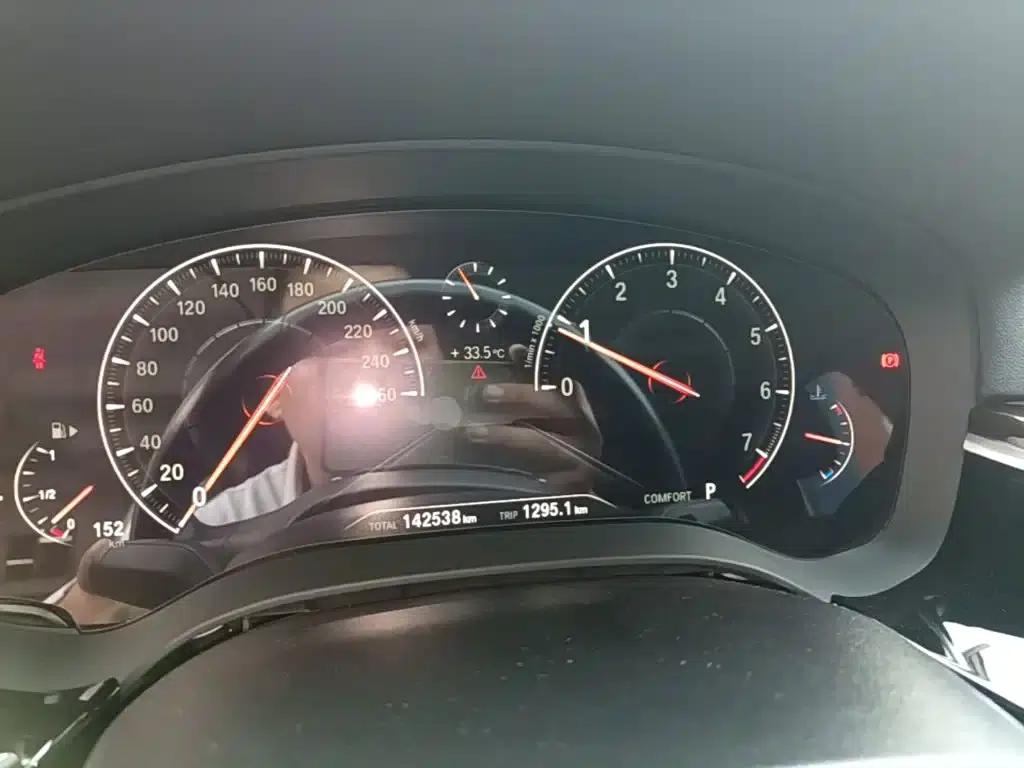 2019 BMW 5 Series 525Li Luxury Package — миниатюра 12