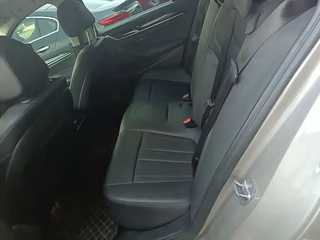 2019 BMW 5 Series 525Li Luxury Package — миниатюра 17